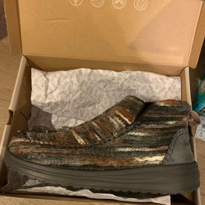 Hey Dudes woman’s slip on shoes booties